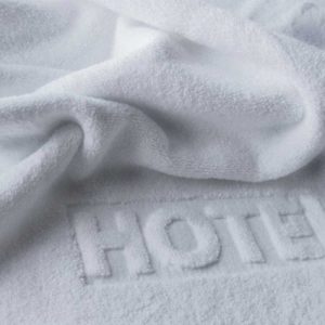 Biały ręcznik hotelowy - tekstylia hotelowe Mabotex