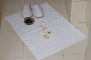 Dywanik - ręcznik hotelowy biały Mabotex
