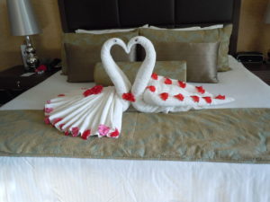 fantazyjne układanie ręczników w hotelach